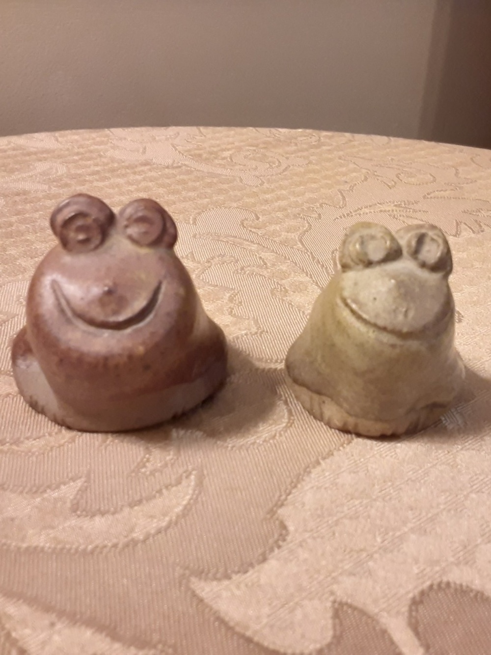 Stoneware Frogs Signed Vintage Set
